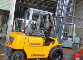 Cho thuê xe nâng tại Thủ Dầu Một - LH: 0967.580.676