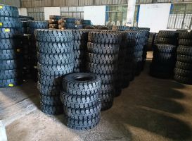 Vỏ xe nâng tại Thuận An - LH: 0967.580.676